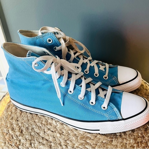 Converse All Star Hi Tops - Picture 2 of 6